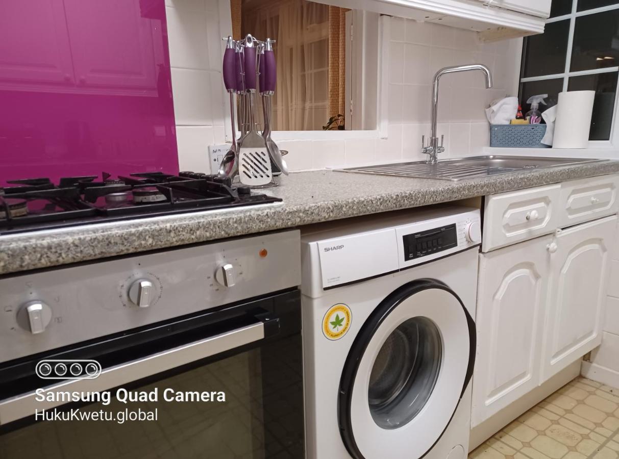 Poynters House - Huku Kwetu Luton & Dunstable - Spacious 2 Bedroom House Exterior foto
