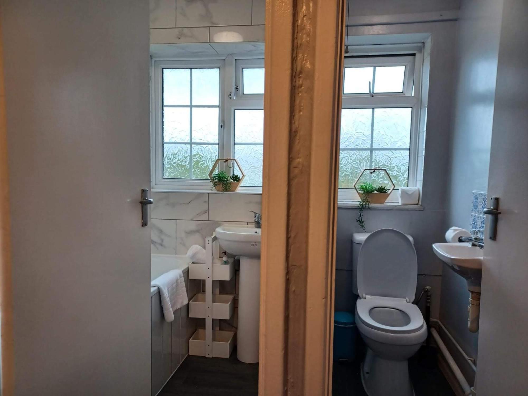 Poynters House - Huku Kwetu Luton & Dunstable - Spacious 2 Bedroom House Exterior foto