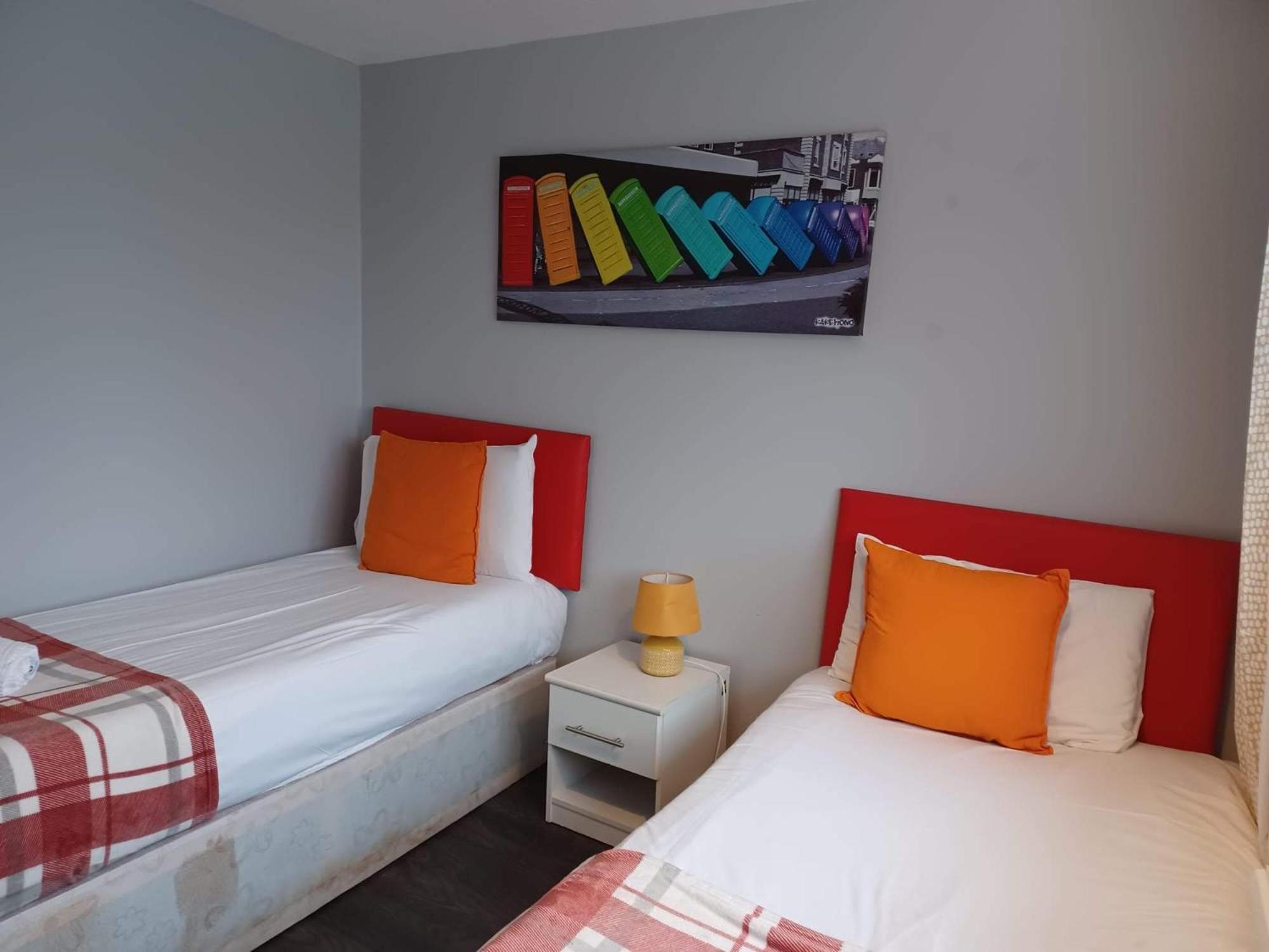 Poynters House - Huku Kwetu Luton & Dunstable - Spacious 2 Bedroom House Exterior foto